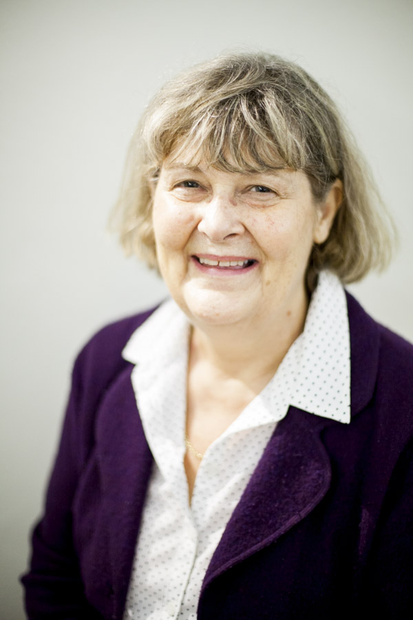 Dr Anthea Holland